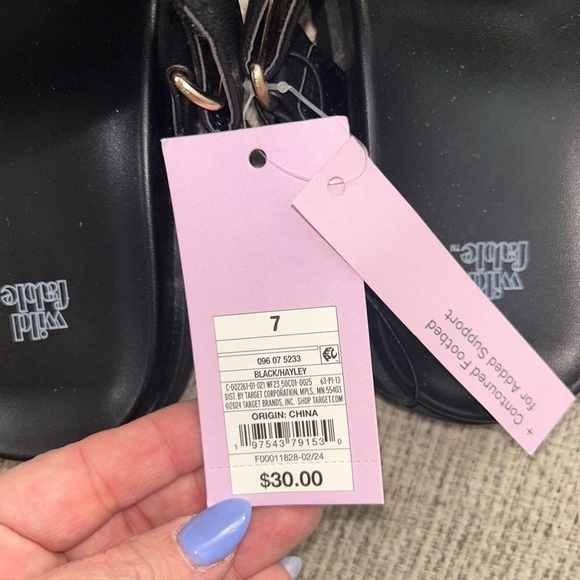 NWT Wild Fable Black Slide Sandals size 7 - Picture 2 of 4